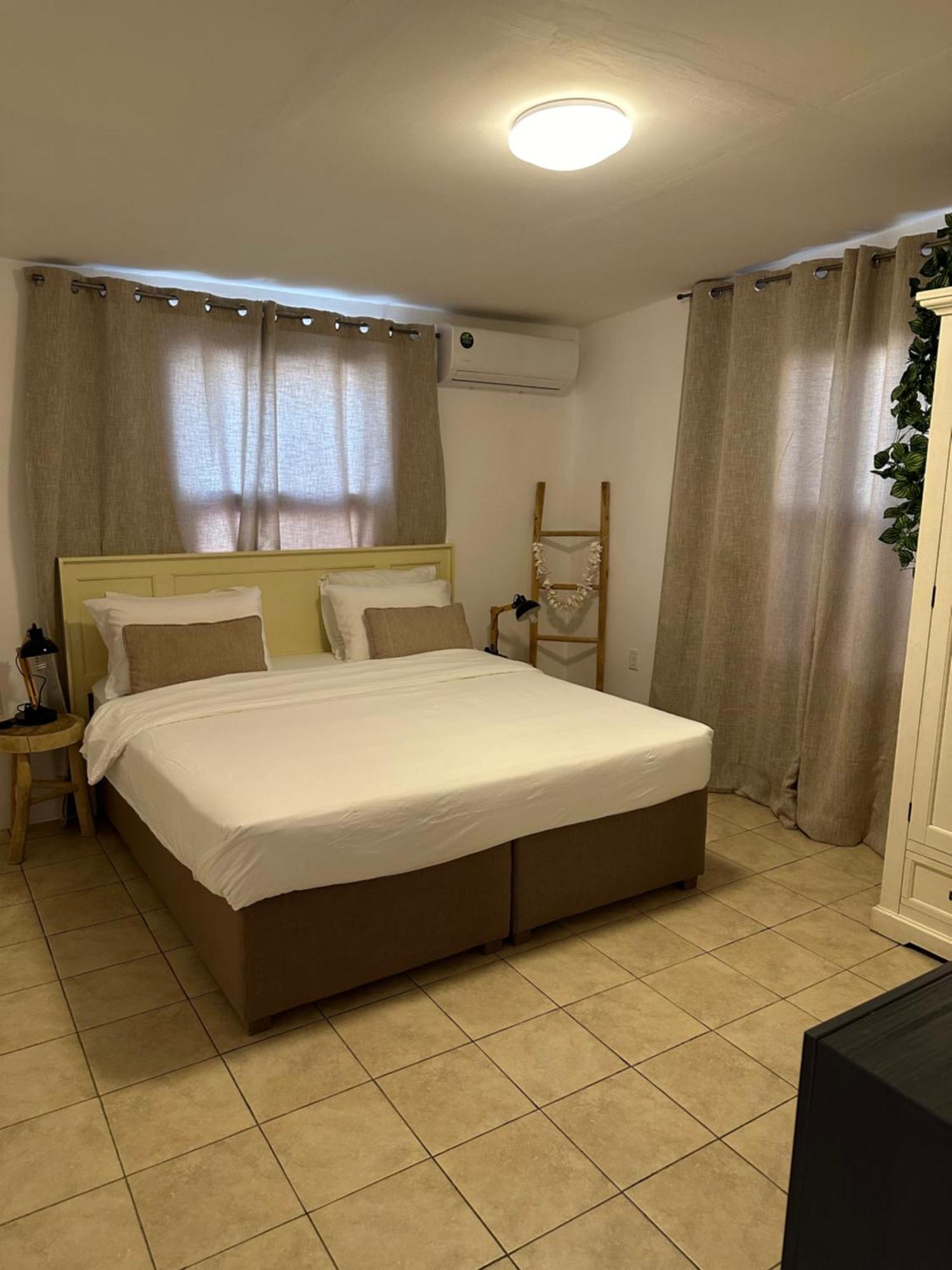 Villa Susanna 3 Bedroom 2 Bathroom House Sleeps 6Plus Вилемстад Екстериор снимка